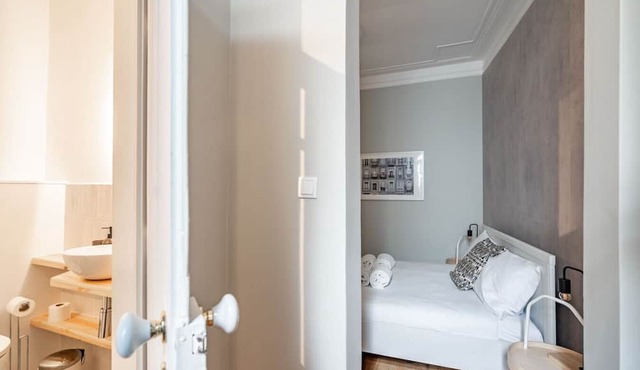 Serene Nest in Lisbon Old Town by Lisbeyond