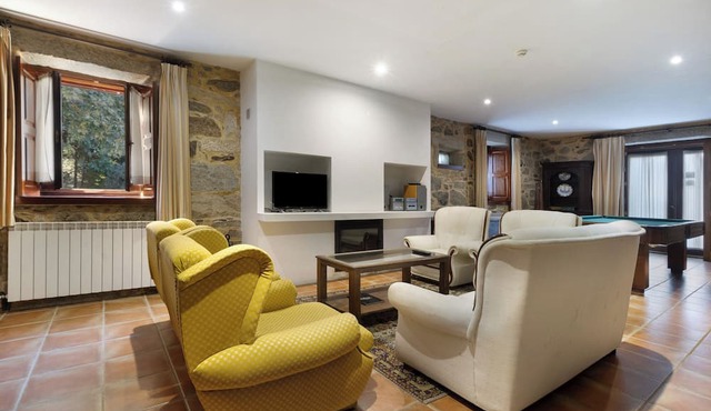 Studio 'Suite - Quinta Da Ataíde' with Mountain View, Shared Pool and Wi-Fi
