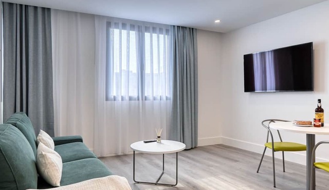 BSE15 Apartments 4L, a Home in Madeira in Funchal