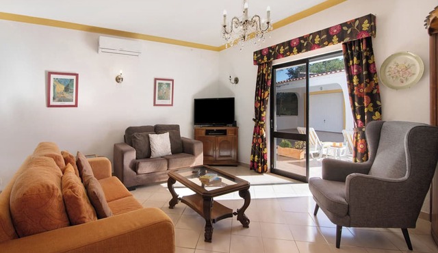 Villa 'Casa Das Figueiras' with Mountain View, Private Pool and Air Conditioning