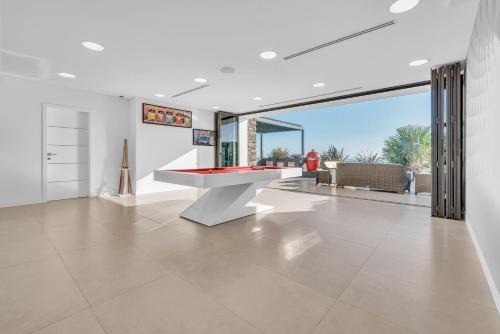 Royale - Sea Front Luxury Retreat by ClubPrometheus in Ponta do Sol