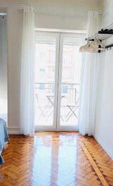 Deluxe Rooms Lisbon- Roma Avenue in Avenida de Roma