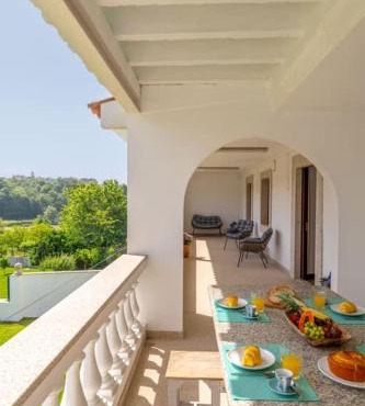 Calejo House – Pool & Sports & Grill Retreat