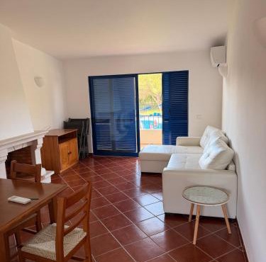 Bemposta Garden Apartment by Rosado