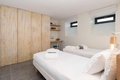 Stone by the Sea - Mountain & Beach Retreat w/Pool in Viana do Castelo