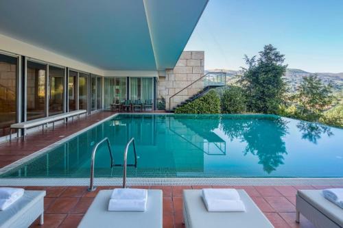 Infinity Villa Cavez - Luxury Retreat in Cabeceiras de Basto