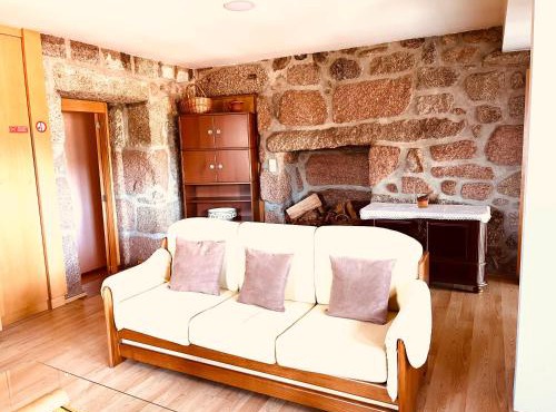Casa da Lage - Piscina privada - Ar Condicionado - Lareiras - Vistas lago - "Gerês" in Vieira do Minho