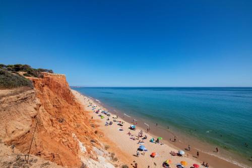 V2 a 400 m da Praia da Falésia in Albufeira