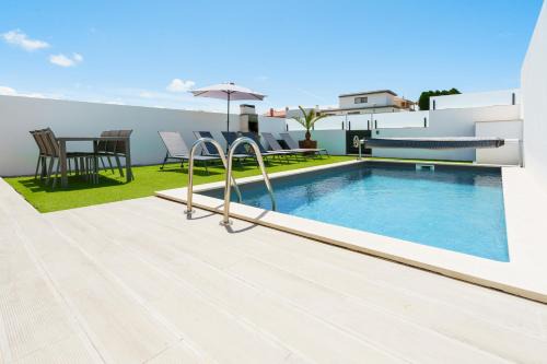 Villa Emilio with private pool in Atalaia
