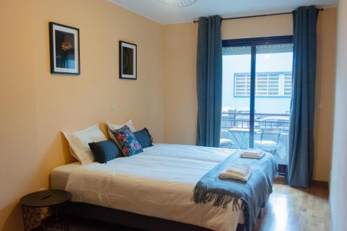 Comendador AP Beach free parking in Porto