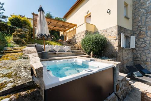 Alma Invicta Padrões I (w/Private Swimming Pool)