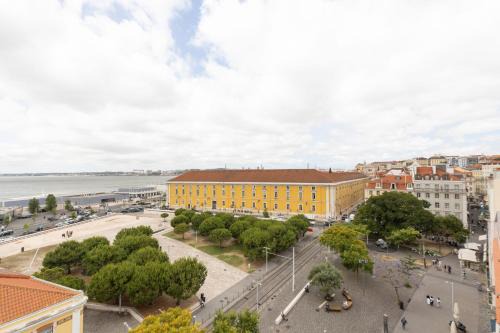 Alfama Apartment with river view