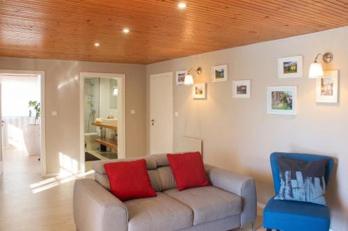 Charming House in Requião with Shared Pool