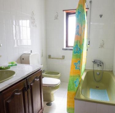 Family house with sea view in A dos Cunhados