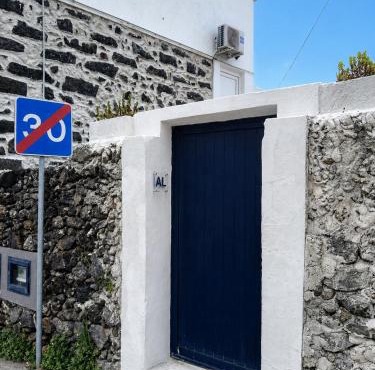 Villa Amanecer in Fenais da Luz