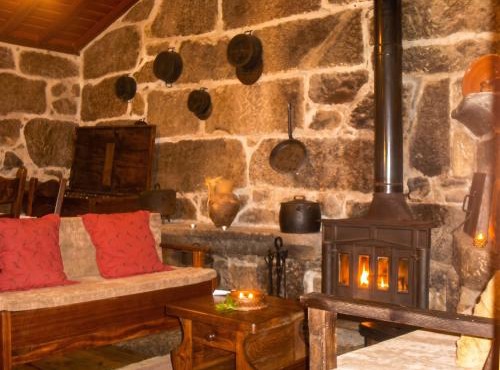 Charming house with fireplace, mountain view, Ponte da Barca in Ponte da Barca