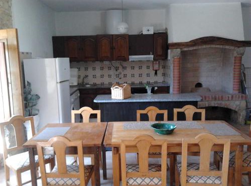 Charming house in Alcobaça with mountain view in Alcobaca