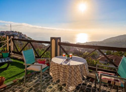 Charming lodge in Ponta do Sol with private pool in Ponta do Sol