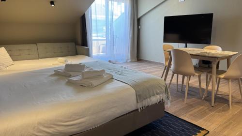 Lovely studio fully equipped near subway N12