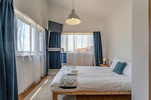 Wake up with the Sea Breeze- House with pool AP3 in Porto