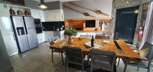 Villa Palace Fernandes with Jacuzzi in Calheta