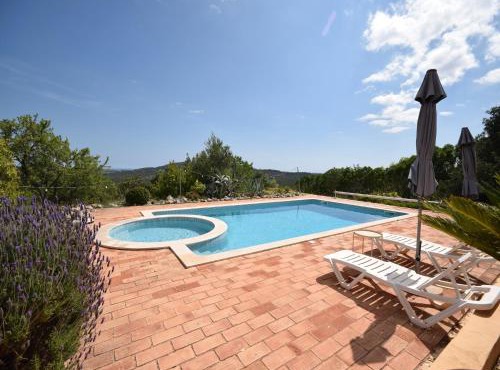 Delightful, authentic Quinta with pool in Loule