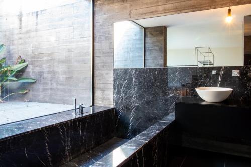 Casa dos Sobreiros by LovelyStay in Molares