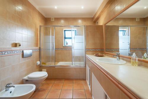 "Orange Tree Villa in Alvor - South - facing Family Villa with Private Poll"