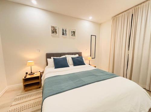 Modern apartment with balcony and free parking