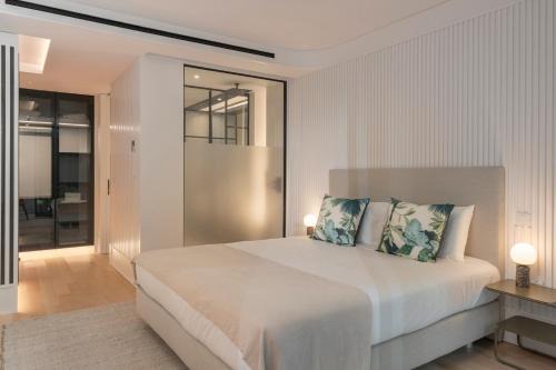 Luxury Garden Apartment at Savoy Insular