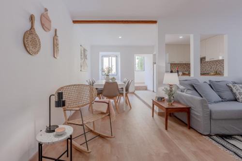 Alfama Central Apt With Open Air - Up to 30 guests