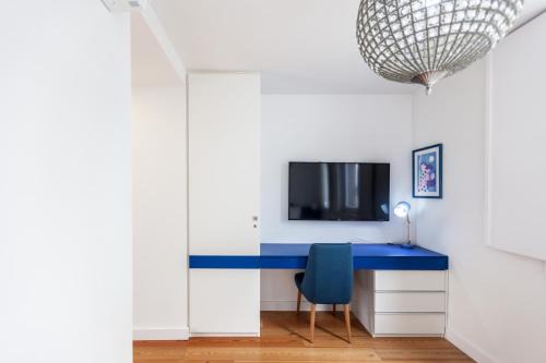 FLH Mouraria Blue Design with Parking & Pool