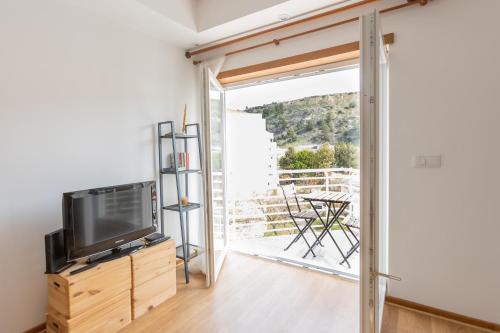 Spacious Beach Flat in Costa Caparica by Soulplaces