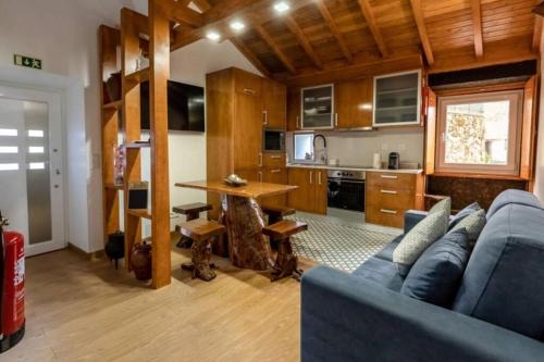 Casa Largo S Lourenço e Casa da Videira