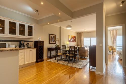 Stylish apartment with balcony and amazing views over Funchal and the sea in Funchal