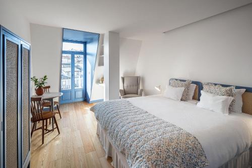 Loja Sr Costa by Casas com Estória Boutique Houses
